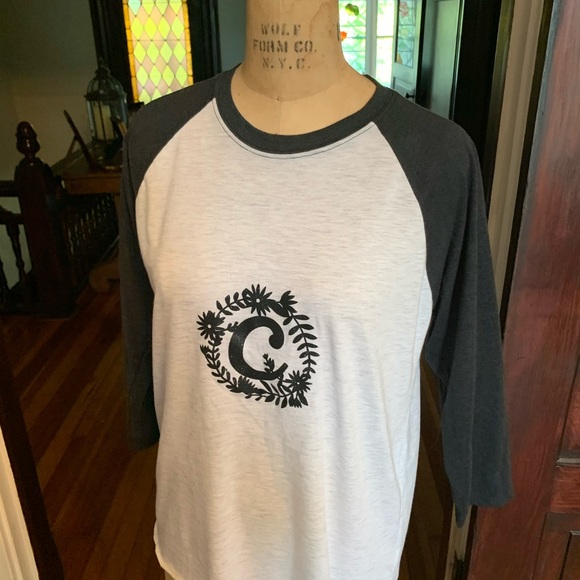 Monogrammed or Initial C T-shirt Medium EUC - Picture 6 of 7